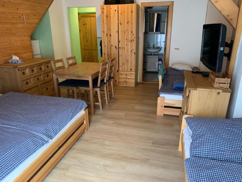 Penzion A Restaurace Vyhlidka Železná Ruda Kültér fotó
